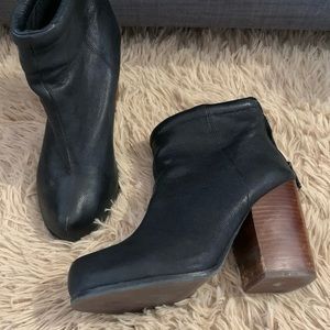 Jeffrey Campbell size 8